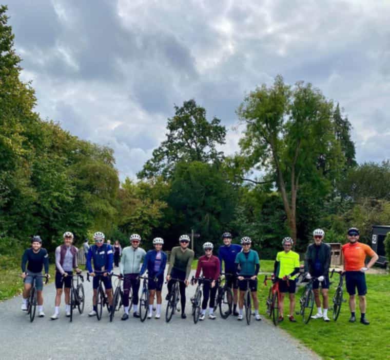 The weather might have turned, but we’re still loving seeing our members out there! Great to get a snap of two of our groups meeting up at Igtham Mote. 
.
The end of season trip to Mallorca is coming up soon and we can’t wait to pick a bit of sunshine.
.
If this is the kind of club you want to ride with then check out our website or DM us!
.
#auster #austercc @austercyclingclub #joinourclub