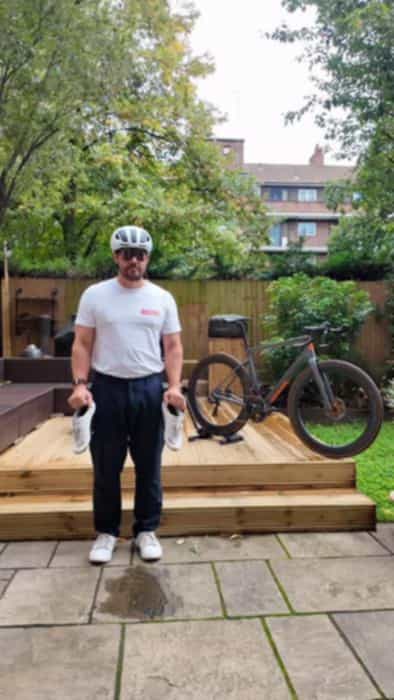 Skinsuit vibes
.
#cyclingkit #kitdoping #cyclingstyle #cyclingapparel #cyclinglifestyle #velo #cyclingshots
